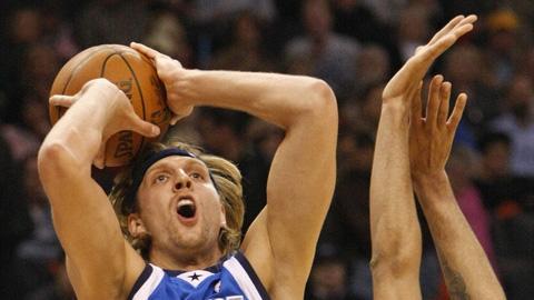 Nowitzki a fait parler la poudre avec 35 points contre Oklahoma.