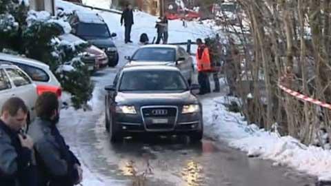 Arrivée de Roman Polanski à Gstaad, sous bonne escorte policière