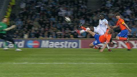 Football / Ligue des Champions: Marseille-Zurich - L'OM inscrit le 3-1 par Niang (7)