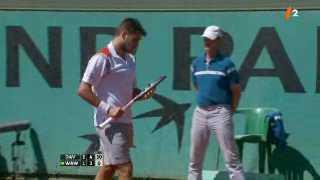 Tennis / Roland-Garros: Stanislas Wawrinka éliminé par Nikolay Davydenko (6-3, 4-6, 6-3, 6-2)
