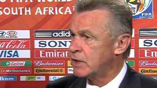 Football / Coupe du Monde: itw Ottmar Hitzfeld et Michel Pont (entraîneurs Suisse)