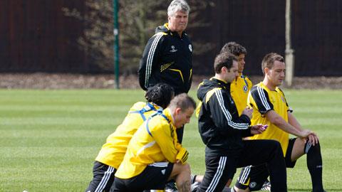 Guus Hiddink entraîne Chelsea depuis deux mois.