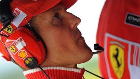 Consultant depuis 2006, "Schumi" pourrait remplacer Massa chez Ferrari.