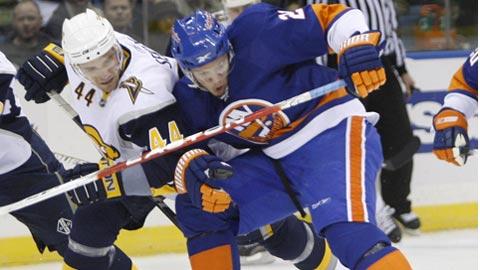 Okposo (à d.) et les Islanders ont eu le dernier mot face à Buffalo.