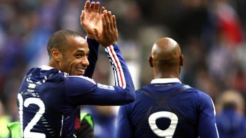 Thierry Henry: "il y a main, mais je ne suis pas l'arbitre".