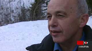 Ueli Maurer fait le bilan de sa première année au Conseil fédéral à l'occasion d'une ballade hivernale à Adelboden (BE)