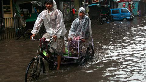 Des milliers de personnes ont dû fuir la ville de Calcutta.