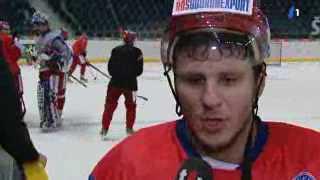 Hockey: rencontre avec l'équipe de Russie. Interview de René Fasel