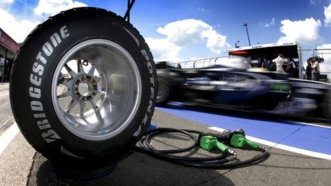 Après Michelin, c'est au tour de Bridgestone de quitter les circuits.