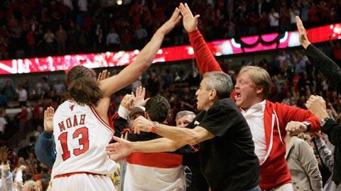 C'est la joie pour Chicago après le dernier panier de Noah.