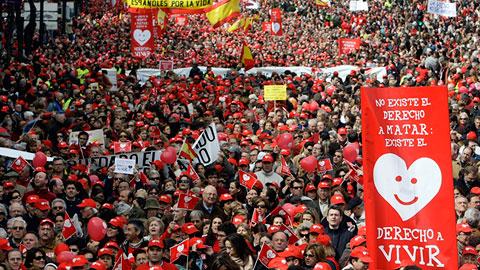 De 100'000 à 500'000 personnes ont défilé dimanche à Madrid.