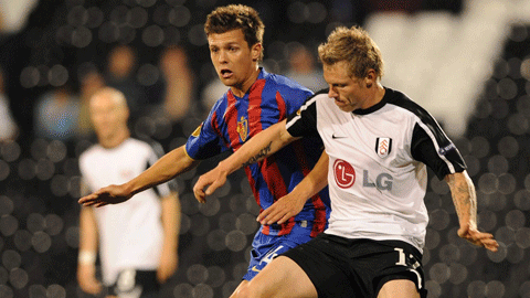 Le duel entre Stocker et Riise a souri au joueur de Fulham.