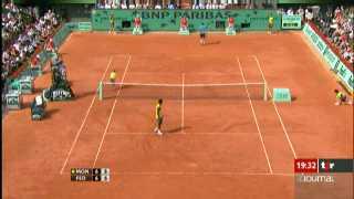 Tennis - Roland Garros: Roger Federer s'est qualifié pour les demi-finales en s'imposant face au français Gaël Monfils (7-6, 6-2, 6-4)