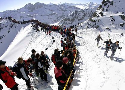 Montée de la Rosablanche. Des spectateurs admirent l'exploit des sportifs.