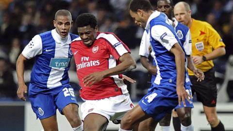 Arsenal a encaissé un but gag à Porto.