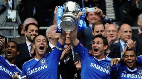 Les deux Anglais Terry et Lampard jubilent à Wembley.