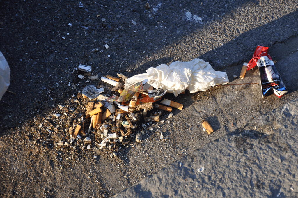 Les mégots de cigarettes sont du "littering", pour l'OFEV.