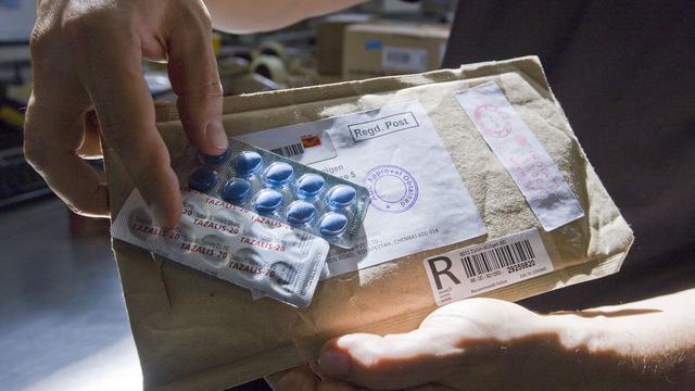 Le "viagra" reste en tête des médicaments les plus importés illégalement.