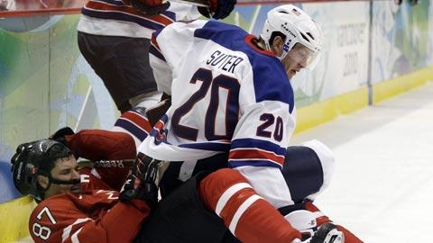 Les USA ont pris le dessus sur le Canada, à l'image de Suter sur Crosby.