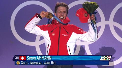JO Vancouver / Saut à ski: Simon Ammann à la remise des médailles