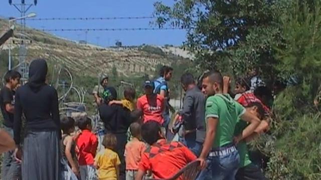 Des centaines de Syriens passent en Turquie