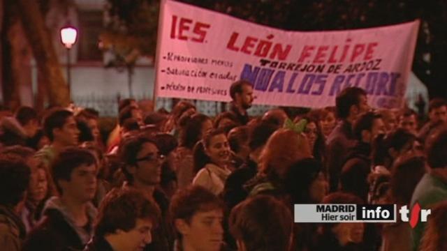 Espagne : professeurs et étudiants ont une nouvelle fois manifesté jeudi dans tout le pays contre les coupes budgétaires qui frappent l'éducation