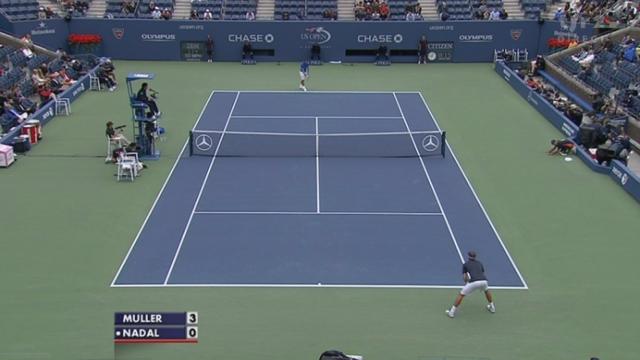Tennis / US Open (1/8): Gilles Muller (LUX) - Rafael Nadal (ESP). Le terrain est glissant. Nadal demande l'interruption de la rencontre à 3-0 0-15 pour Muller