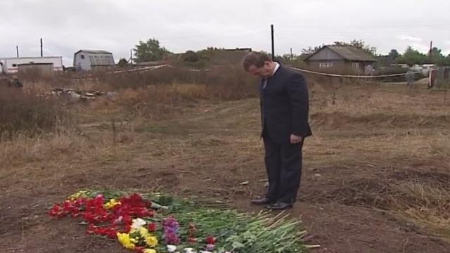 Séquences choisies - hommages après le crash en Russie
