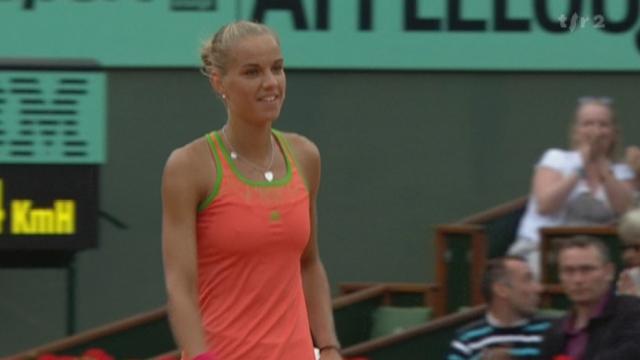 Tennis / Roland-Garros (2ème tour) : Sensation ! La numéro 2 mondiale Kim Clijsters s’incline en 3 manches face à la jeune Arantxa Rus (NED), 114ème  mondiale (6-3, 5-7, 1-6)