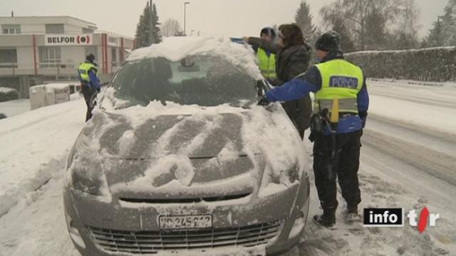 VD: la police cantonale mène sa traditionnelle campagne de prévention sur le déneigement des véhicules