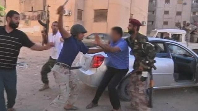 Séquences choisies - violents affrontements à Tripoli