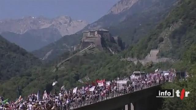 Italie: les habitants du Val de Suse, près de Turin, refusent que leur vallée soit traversée par un TGV reliant Lyon à Turin