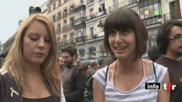 Espagne: depuis près d'une semaine, des milliers de jeunes occupent illégalement la place centrale de Madrid