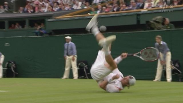 Tennis / Wimbledon (2e tour): Söderling (SUE) - Hewitt (AUS). Le point du match permet à Hewitt de faire le break au second set