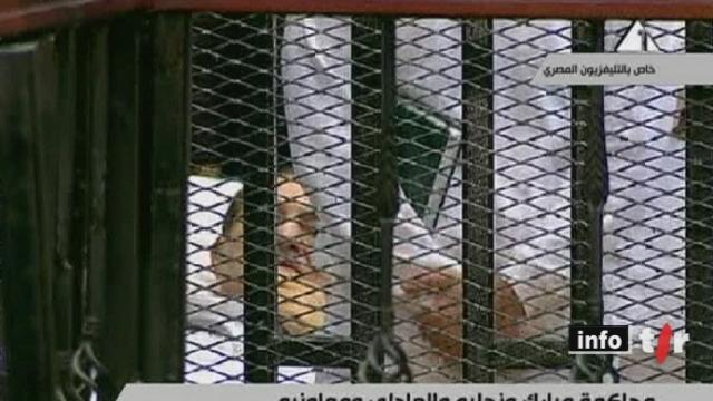 Procès d'Hosni Moubarak: l'ancien président égyptien et ses fils plaident non coupables