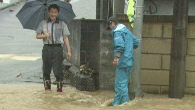 Séquences choisies - pluies diluviennes au Japon