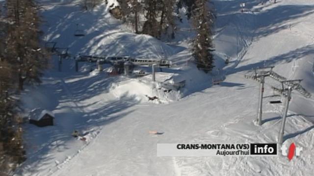 VS : vendredi, à quelques heures de l'arrivée en masse des touristes en station pour les vacances d'hiver, une avalanche a terminé sa course sur la piste de la Nationale à Crans-Montana, sans faire de victime