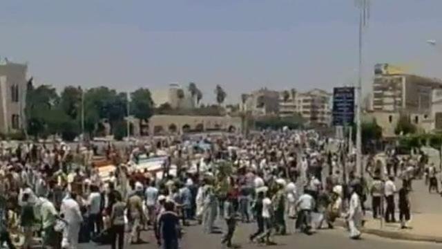 Gigantesque manifestation vendredi à Hama en Syrie