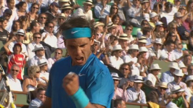 Tennis / Roland Garros (1/4): Nadal - Soderling. Nadal passe en demi-finale. Mais après deux sets faciles, l'Espagnol a été sérieusement accroché dans le 3ème set. Il s'impose au tie-break. Nadal clairement en progression dans ce tournoi.