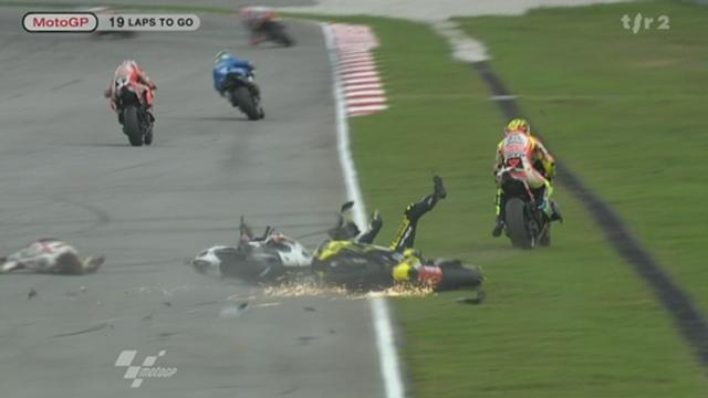 Motocyclisme / Moto GP: La lourde chute de Marco Simoncelli qui est décédé peu après des suites de ses blessures