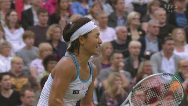 Tennis / Wimbledon (2e tour dames): Kimiko Date-Krumm menait 5-1. Mais Serena Williams remporte 5 jeux de suite. Mais, finalement, la 1re manche se joue au tie-break