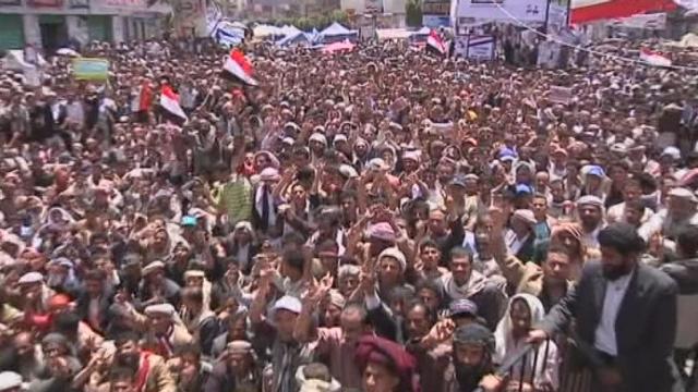 Yémen: des funérailles tournent à la manifestation