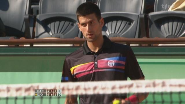 Tennis / Roland Garros: Novak Djokovic (SRB) sans douleur contre Victor Hanesco (ROU), qui lui, souffrant, a abandonné à 6-4 6-1 2-3 pour le Serbe