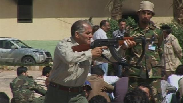Les insurgés libyens essaient de mieux s'organiser