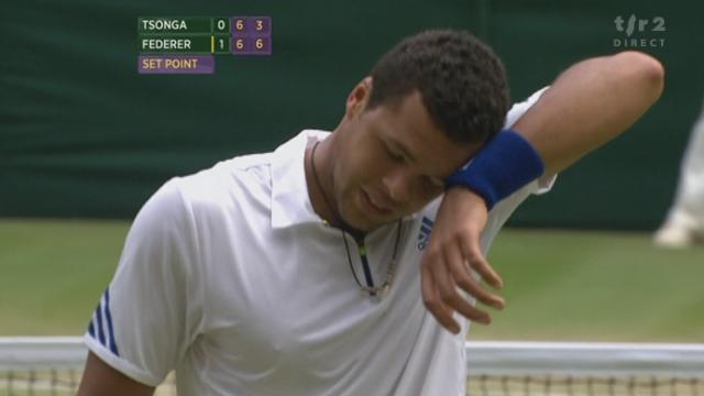 Tennis / Wimbledon (quarts de finale): Jo-Wilfried Tsonga (FRA) - Roger Federer (SUI). La 2e manche se joue au tie-break
