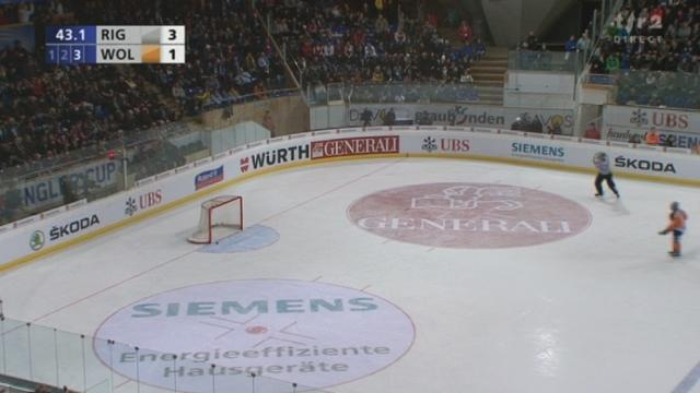 Hockey / Coupe Spengler (2e demi-finale): Dinymo Riga (LET) - GA Wolfsburg (ALL). La finale opposera Davos à Dinamo Riga. Les Lettons inscrivent le 4-1 dans les ultimes secondes du match face aux Allemands