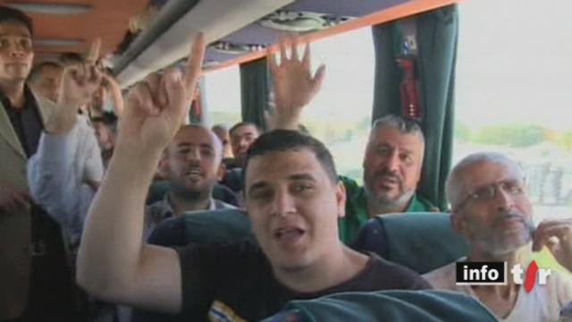 Libération du soldat israëlien Gilad Shalit en échange d'un millier de prisonniers palestiniens: les familles des prisonniers palestiniens ont accueilli les leurs dans une joie à la mesure de l'événement