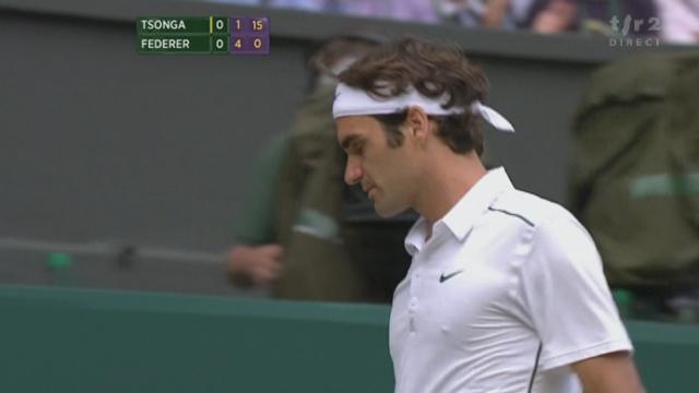 Tennis / Wimbledon (quarts de finale): Jo-Wilfried Tsonga (FRA) - Roger Federer (SUI). Superbe échange se terminant par un lob de Federer