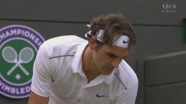 Tennis / Wimbledon / Federer-Youzhny: Youzhny crée la surprise en remportant le 1er set face au Suisse qui commet beaucoup trop d'erreurs dans le tie-break.