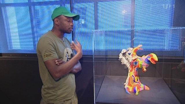 MC Solaar visite l'expo Niki de St Phalle à l'Espace Tinguely à Fribourg